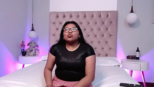 Kiri Black  online show from January 16, 2026, 4:05 am