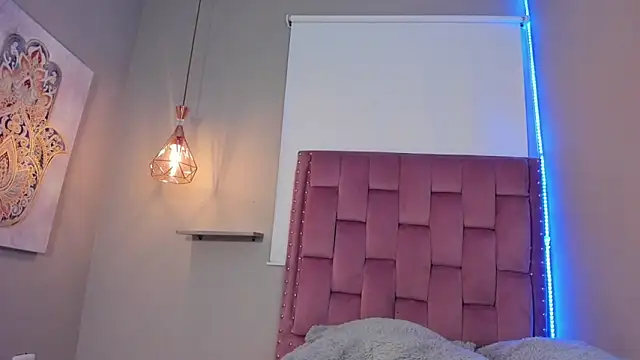 Scarlet Vixen  online show from March 20, 2026, 12:21 pm