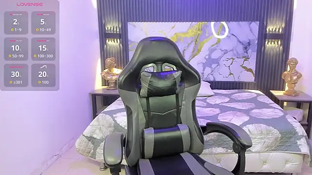 Amelia Lopez24 online show from April 14, 2026, 8:04 pm