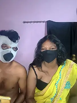 Snapshot of hotcopuleandsweet chatting on April 20, 2026, 11:50 pm hotcopuleandsweet online show from April 20, 2026, 11:50 pm