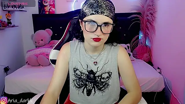 AriaDark online show from February 3, 2026, 9:09 pm