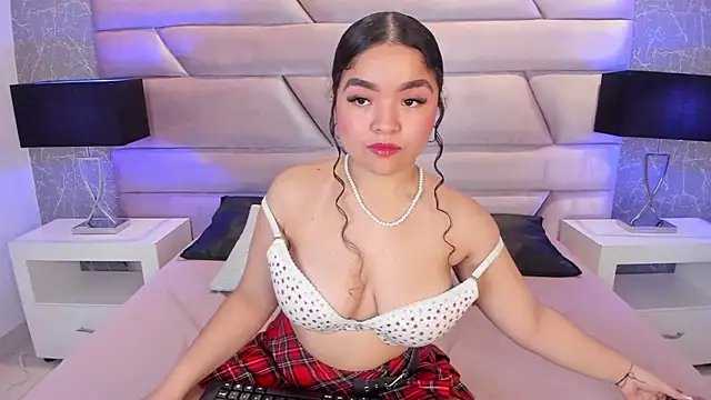 Snapshot of Lilithlain chatting on February 13, 2026, 12:45 pm Lilithlain online show from February 13, 2026, 12:45 pm