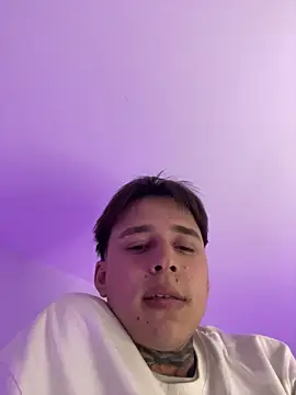 COLOMBIAN20CM online show from March 14, 2026, 9:42 pm