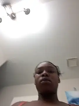 Snapshot of chocolatte777 chatting on January 18, 2026, 2:04 am chocolatte777 online show from January 18, 2026, 2:04 am