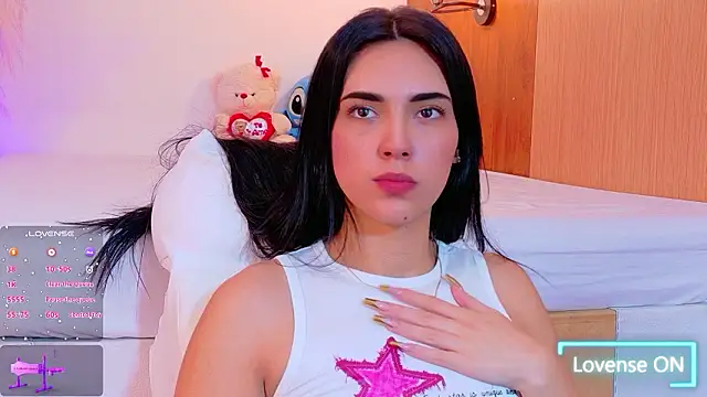 Snapshot of Aliison1_ chatting on February 1, 2026, 11:58 pm Aliison1 online show from February 1, 2026, 11:58 pm