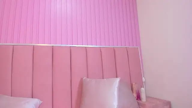 Snapshot of Zoehoney_hl chatting on February 7, 2026, 8:40 am Zoehoney hl online show from February 7, 2026, 8:40 am