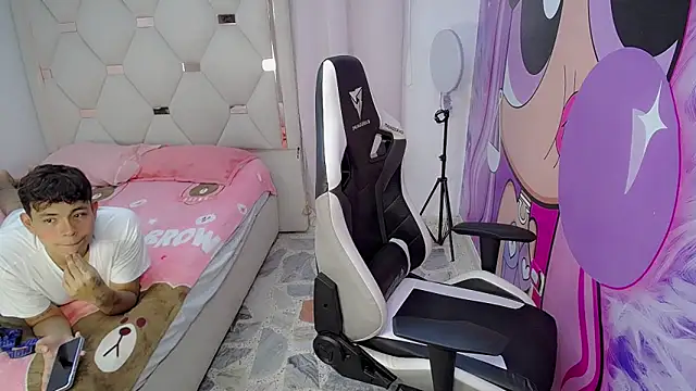 Snapshot of Maxwell_boys chatting on February 21, 2026, 3:07 am Maxwell boys online show from February 21, 2026, 3:07 am