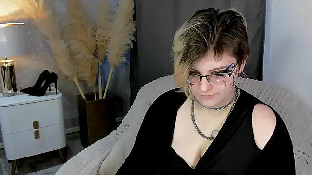 Snapshot of ABSI_GLITCH chatting on February 24, 2026, 5:38 am ABSI GLITCH online show from February 24, 2026, 5:38 am