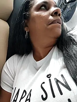 Zeyllyjhonson online show from February 17, 2026, 3:36 am