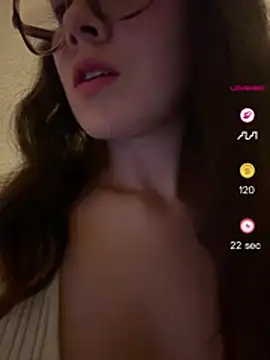 Snapshot of Raven__5 chatting on May 7, 2026, 3:56 am Raven 5 online show from May 7, 2026, 3:56 am