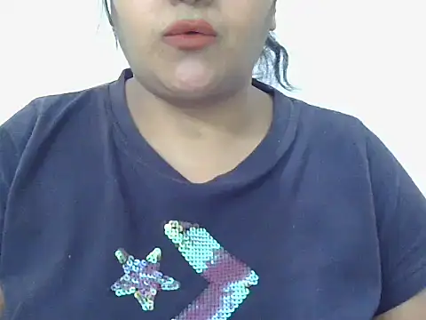 Snapshot of GaggingGirl_ chatting on February 4, 2026, 10:43 am GaggingGirl online show from February 4, 2026, 10:43 am