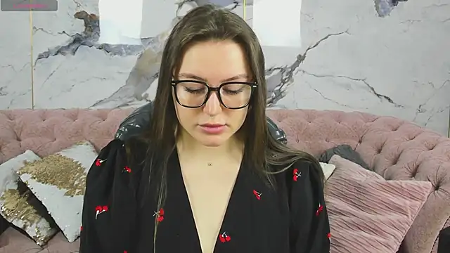 MoonlightLovee online show from January 19, 2026, 1:53 am