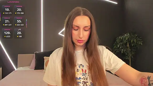 Celine Coello online show from May 18, 2026, 1:06 pm