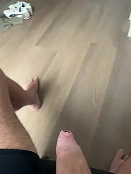 longdong00789 online show from April 21, 2026, 8:42 am