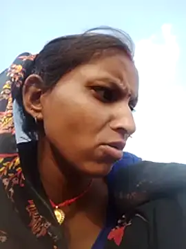 Snapshot of Juli_rathore chatting on June 12, 2026, 1:04 am Juli rathore online show from June 12, 2026, 1:04 am