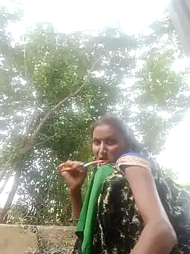 Snapshot of Juli_rathore chatting on July 18, 2026, 2:05 am Juli rathore online show from July 18, 2026, 2:05 am