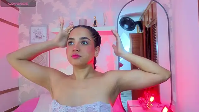 Emma Thompssonn online show from April 18, 2026, 11:47 am