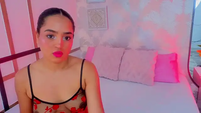 Snapshot of Emma_Thompssonn chatting on April 26, 2026, 12:14 pm Emma Thompssonn online show from April 26, 2026, 12:14 pm