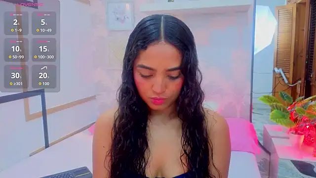 Snapshot of Emma_Thompssonn chatting on April 28, 2026, 1:49 pm Emma Thompssonn online show from April 28, 2026, 1:49 pm