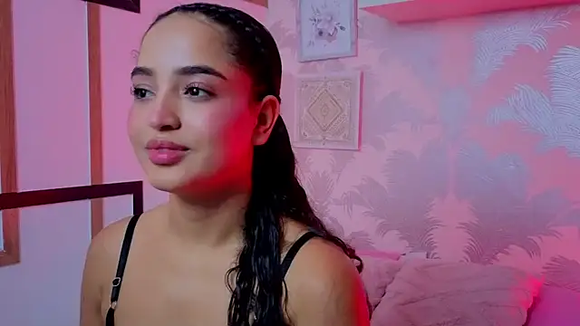 Snapshot of Emma_Thompssonn chatting on June 20, 2026, 12:19 pm Emma Thompssonn online show from June 20, 2026, 12:19 pm