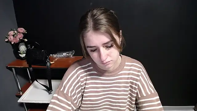 Snapshot of Sunny_siren chatting on January 19, 2026, 1:15 pm Sunny siren online show from January 19, 2026, 1:15 pm