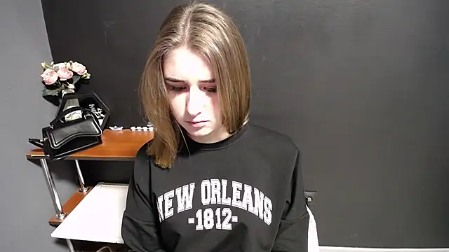 Snapshot of Sunny_siren chatting on February 13, 2026, 1:51 pm Sunny siren online show from February 13, 2026, 1:51 pm