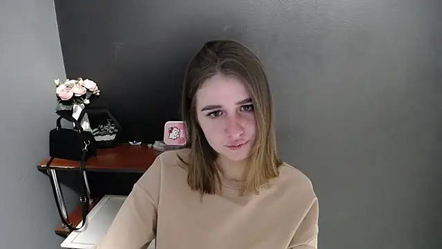 Snapshot of Sunny_siren chatting on February 24, 2026, 1:31 pm Sunny siren online show from February 24, 2026, 1:31 pm