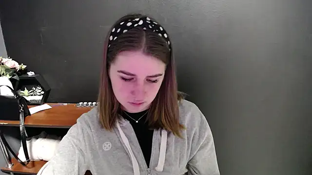 Sunny siren online show from April 8, 2026, 12:16 pm