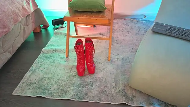 fransheskarossi online show from April 12, 2026, 11:59 am