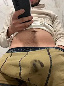 Snapshot of Ilyass_heway chatting on February 12, 2026, 1:28 pm Ilyass heway online show from February 12, 2026, 1:28 pm