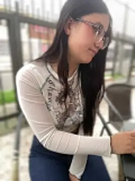 StrawberryPink  online show from March 17, 2026, 11:35 am