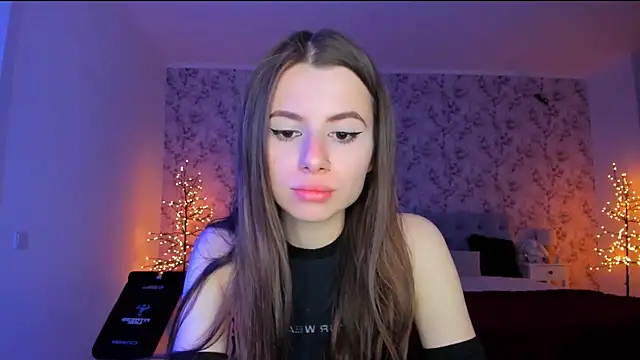Hot Molly5 online show from May 17, 2026, 6:37 pm