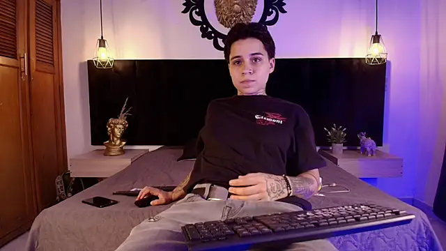 Snapshot of Parker_Noah chatting on January 17, 2026, 8:01 pm Parker Noah online show from January 17, 2026, 8:01 pm