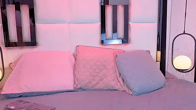 JuneCollins online show from February 27, 2026, 9:15 pm