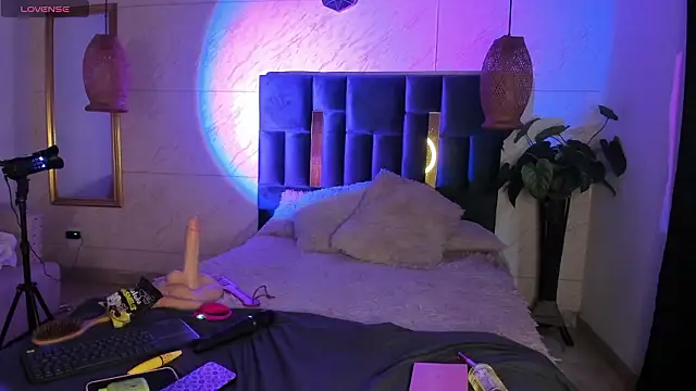 Snapshot of sophia_willliamss chatting on February 27, 2026, 12:38 pm sophia willliamss online show from February 27, 2026, 12:38 pm