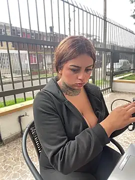 EmilyMoore Pink online show from February 7, 2026, 8:23 pm