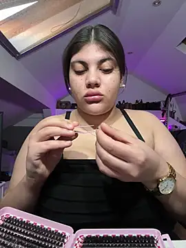 MinaKhalina online show from March 18, 2026, 5:05 pm