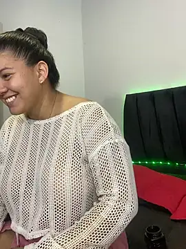 Helena-Paola online show from June 26, 2026, 1:32 am