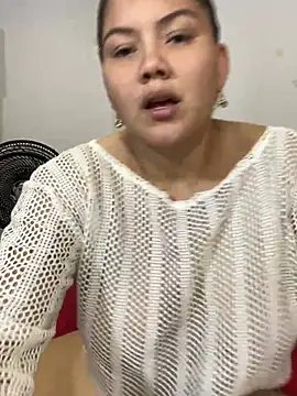 Helena-Paola online show from July 17, 2026, 11:42 pm