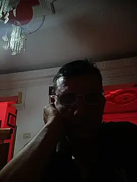 Snapshot of Juanstevan2724 chatting on February 22, 2026, 3:29 am Juanstevan2724 online show from February 22, 2026, 3:29 am