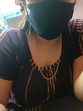 Snapshot of diyabannerjee chatting on February 25, 2026, 2:21 am diyabannerjee online show from February 25, 2026, 2:21 am