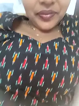 Snapshot of Hot-Tinaa chatting on March 18, 2026, 3:59 pm Hot-Tinaa online show from March 18, 2026, 3:59 pm