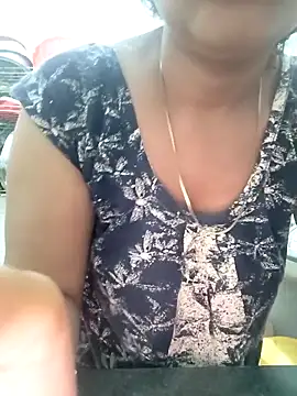 Snapshot of Hot-Tinaa chatting on March 22, 2026, 12:58 am Hot-Tinaa online show from March 22, 2026, 12:58 am