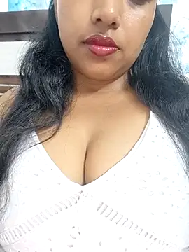 Snapshot of Hot-Tinaa chatting on March 31, 2026, 1:07 am Hot-Tinaa online show from March 31, 2026, 1:07 am