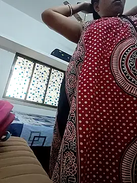 Snapshot of Hot-Tinaa chatting on April 17, 2026, 3:09 am Hot-Tinaa online show from April 17, 2026, 3:09 am