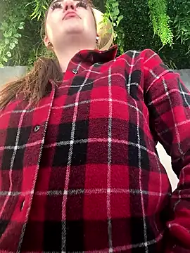 Snapshot of JennyXCherry chatting on January 17, 2026, 9:58 am JennyXCherry online show from January 17, 2026, 9:58 am