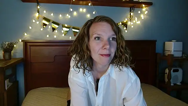 Daisy Lovely online show from June 1, 2026, 4:36 am