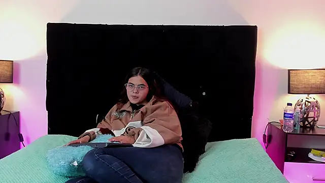 Snapshot of queen_missy chatting on May 21, 2026, 8:49 pm queen missy online show from May 21, 2026, 8:49 pm