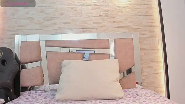 kendall grace online show from April 23, 2026, 11:20 am