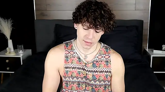 Snapshot of TylerGibson chatting on February 9, 2026, 4:16 am TylerGibson online show from February 9, 2026, 4:16 am